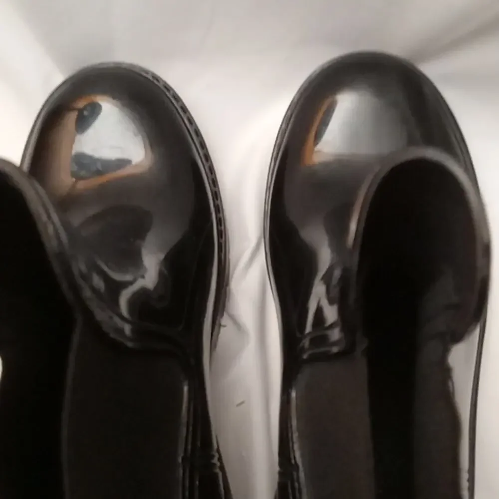 Stylish Girls size 4 Black Chelsea Boots.Chunky,Retro,Gothic.Combat.